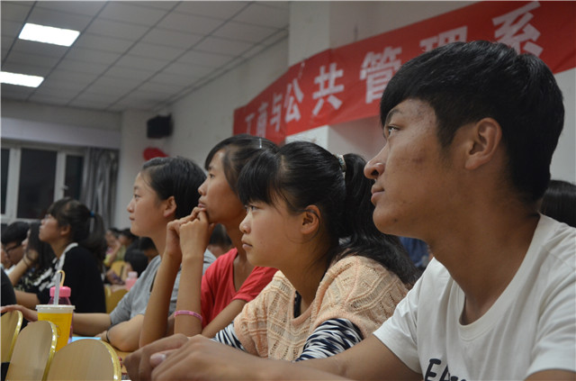 工管系举办“希望服务站”学生会干部培训大会