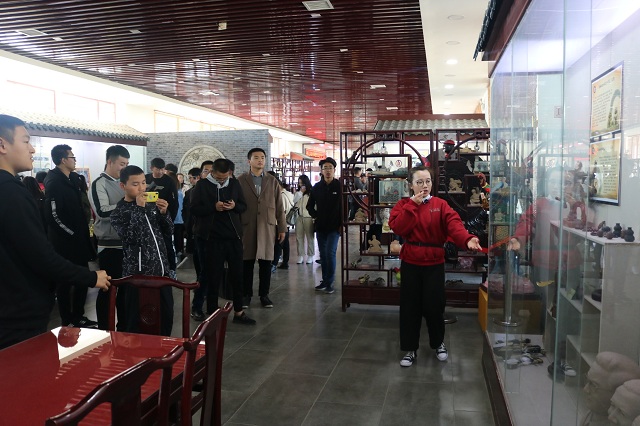 【社团快讯】以说为名 走近传统工艺文化——霞客之音导游社参观鑫炳记太谷饼文化园
