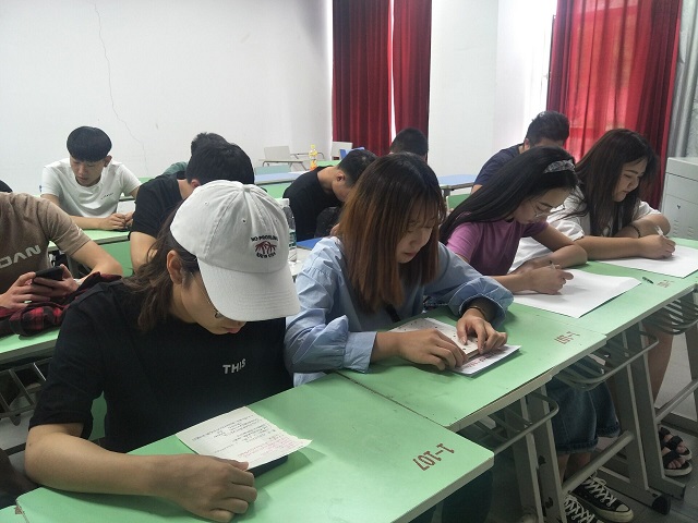 【完满班级】匠心独具 疏密相间——艺术传媒学院环设1706班完满班级活动