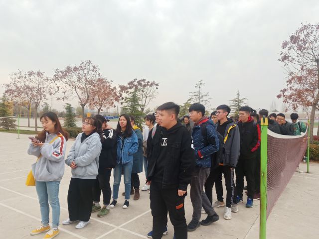 【完满班级】“摩拳擦掌，振奋人心”2V2羽毛球对抗赛——艺术传媒学院环设1903班举办完满活动