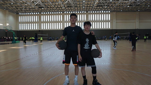 闪光的信院第262期:绿茵场上“篮”不住的闪光少年