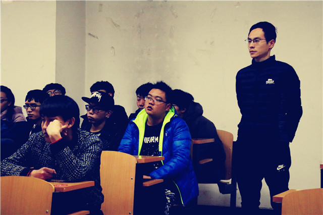 【辅导员说完满】完满不难坚持实践 用心体验春暖花开——机电工程系2016级举办辅导员说完满活动