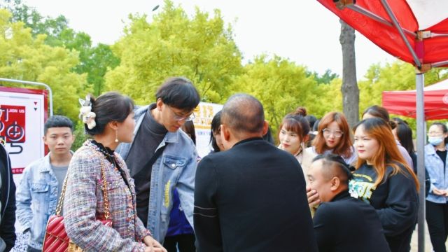 让简历“飞”一会——艺术传媒学院专场招聘会