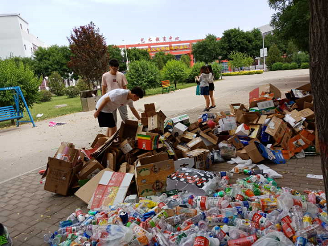 【完满班级】班级运动会 激烈程度不输“阳光杯”——淬炼商学院举办六月完满班级主题活动（八）