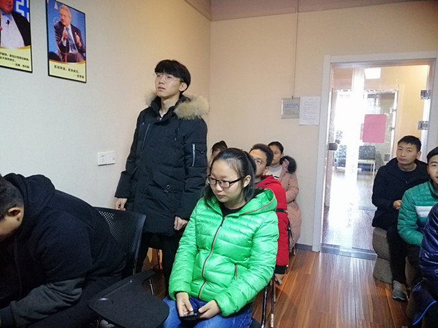 欢聚一堂 畅想未来——物联1801班举办主题班会