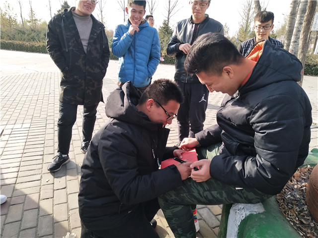 【完满班级】惟将终夜长开眼 报答平生未展眉——机电工程系电气1601班“善”形青春之打扫景观大道 完满班级活动