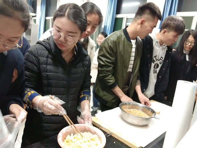 【社团快讯】饮菊挽鸿雁 餐酥享百味——食品营养协会日常活动