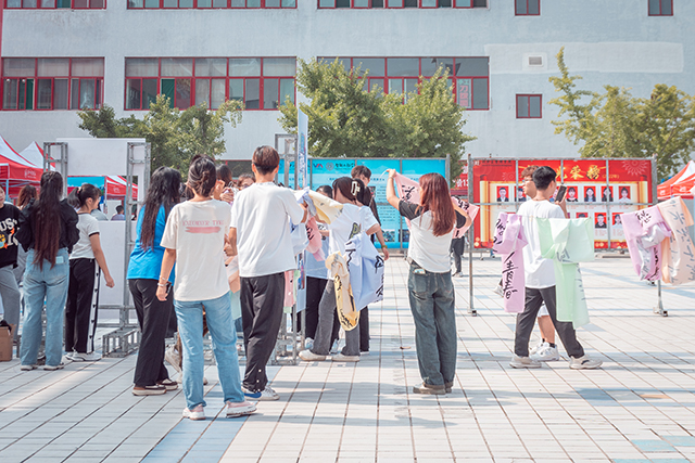 【迎新纪实】开学日 来一场Citywalk