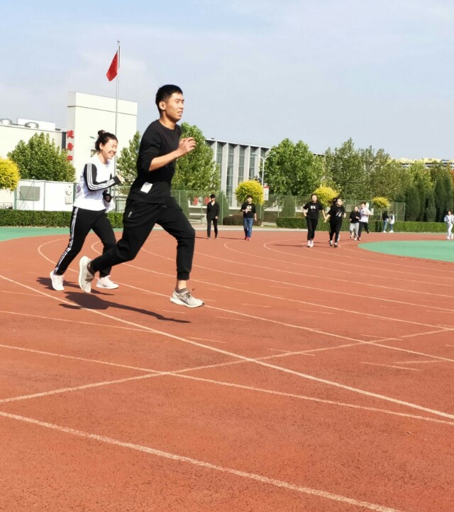 【完满班级】清爽秋日 “跃”动起来——远景1602完满班级活动