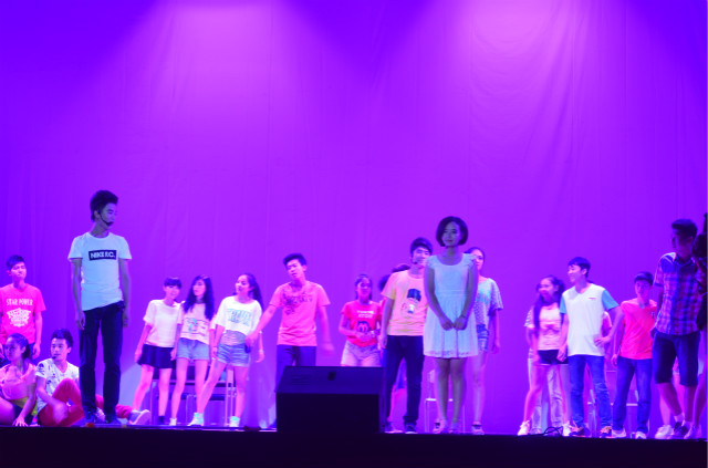 【音乐节】音乐剧《毕业生》乌马河剧院隆重上演