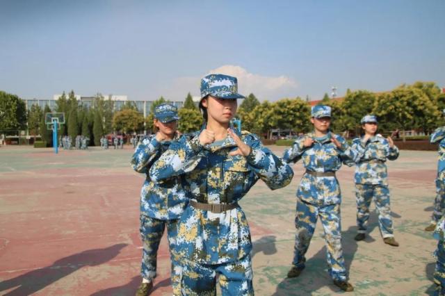 军纪如铁 意志如钢——21级智院学子军训纪实