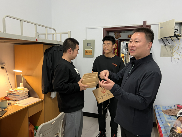 当中秋节遇上国庆 当小艺遇到可爱的“你们”