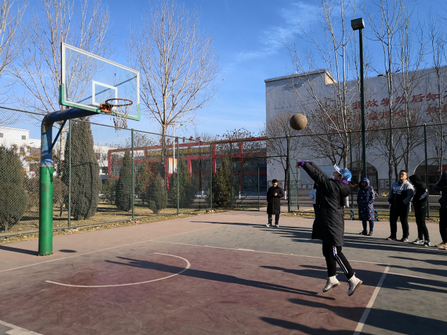 【完满班级】路虽远 你我携手同行——网工1702班“奔跑吧 篮球”趣味活动