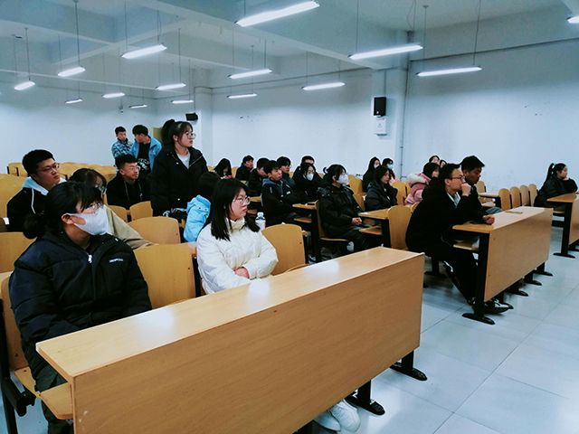 【青马工程】嚯 这碗领导力大补汤 体验不一样——第十三期“青马工程”完满教育学生骨干培训计划“知行班”系列活动——领导力干部培训