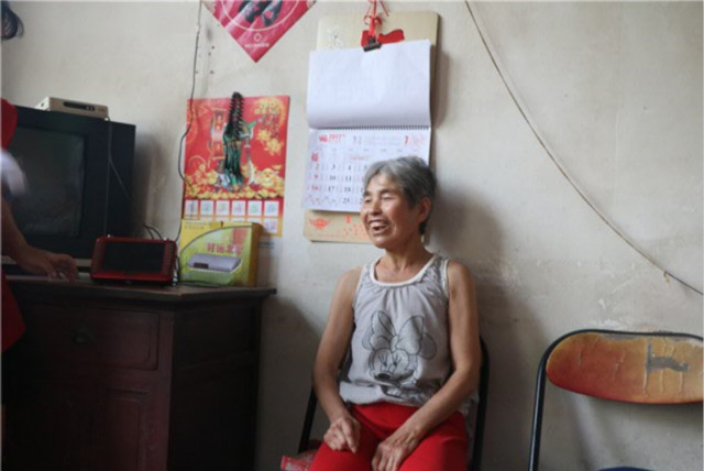 【三下乡】志愿者风采：让我们做一天您的孩子吧