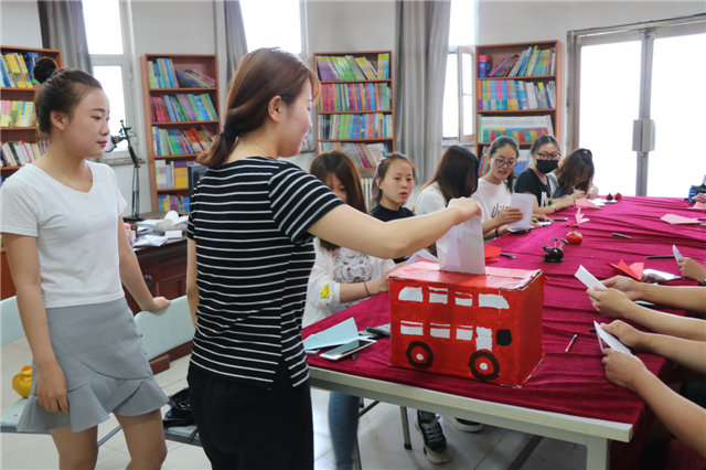 【完满班级】青春作伴 没有再见——外语系开展2014级完满班级活动