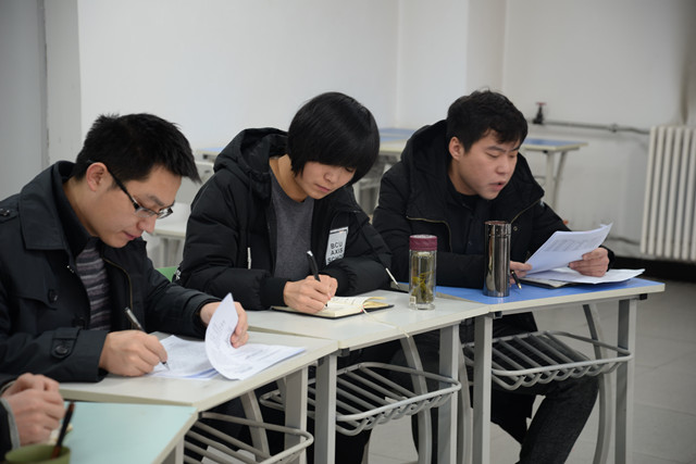 艺术传媒系召开2016—2017学年第一学期B类完满班级总结交流会
