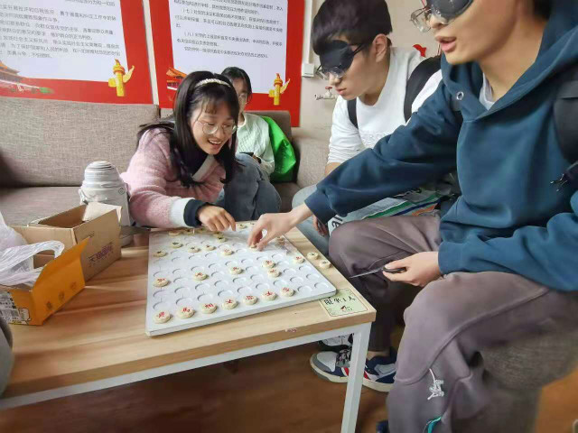 【完满班级】热心公益 与爱同行——商务英语学院英语2002班、英语2005班、经贸2001班完满班级活动