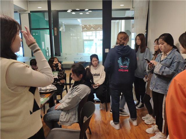 【完满班级】 公益之心 相传你我——外国语言文学系英语1805班、英语1806班10月完满班级活动