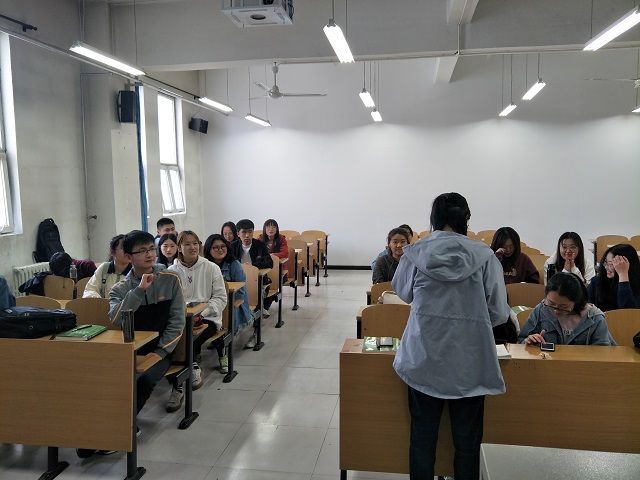 【完满班级】提高维权意识 增强消费安全——食品与环境学院食品1701班普法知识宣传讲座