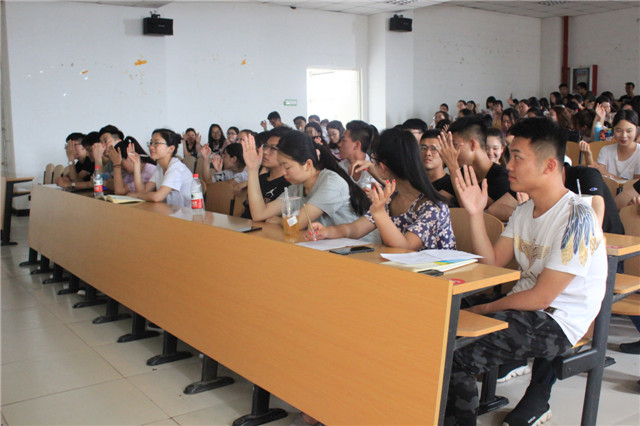 【辅导员说完满】学青年马克思  做优秀青年人