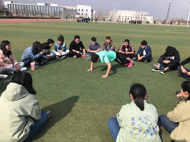 【完满班级】年轻 就是要不一样——经济管理系房产1701班举办“我们不一样”活动