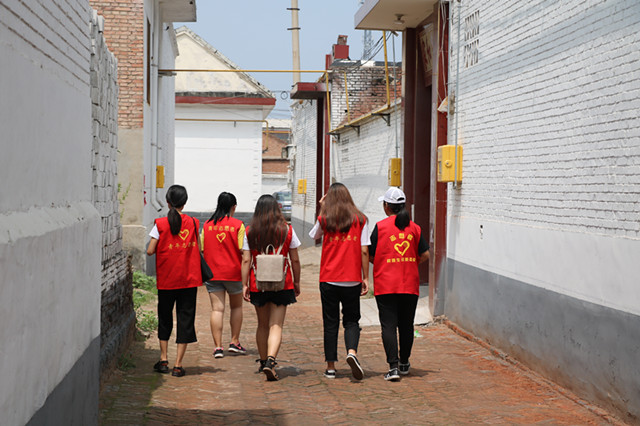 【三下乡】一堂别开生面的党史教育课——“青鸟”志愿服务队探访革命老党员回忆录