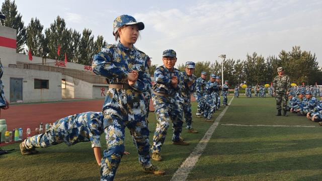 军训琐忆 迷彩军训展青春——21级智院学子军训纪实