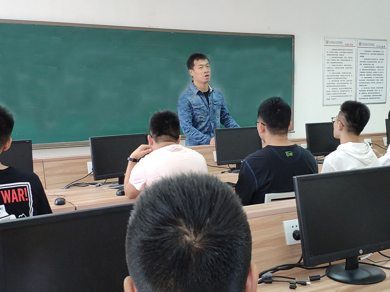 【辅导员说完满】选择改变命运 努力创造奇迹——大数据学院、信息工程学院开展辅导员说完满活动