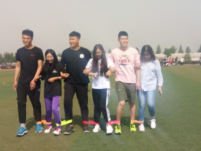 鸣奏青春旋律 抒写运动乐章——大数据学院、信息工程学院第一届“翻滚吧,体育”趣味赛(一)