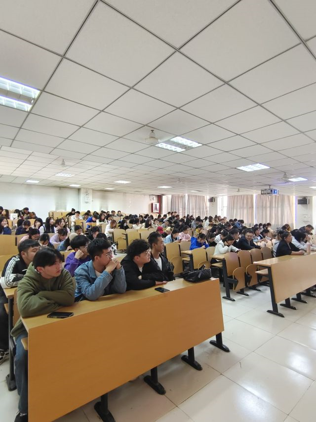 【辅导员说完满】恋爱密码 你掌握了吗——经济与管理学院2021级辅导员说完满活动