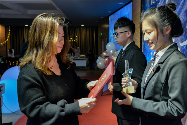 【青马工程】点亮青春圣火 筑梦“青马”旅程——第十二期“青马工程”完满教育学生骨干培养计划知行班结业典礼圆满落幕