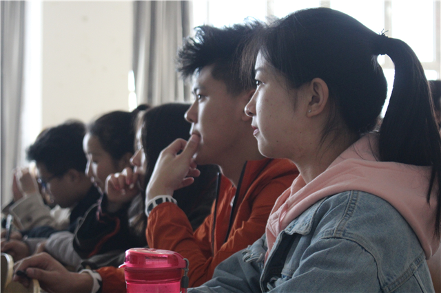 为品质特色而教 成你宏远目标——淬炼商学院召开第四期学生会培训大会