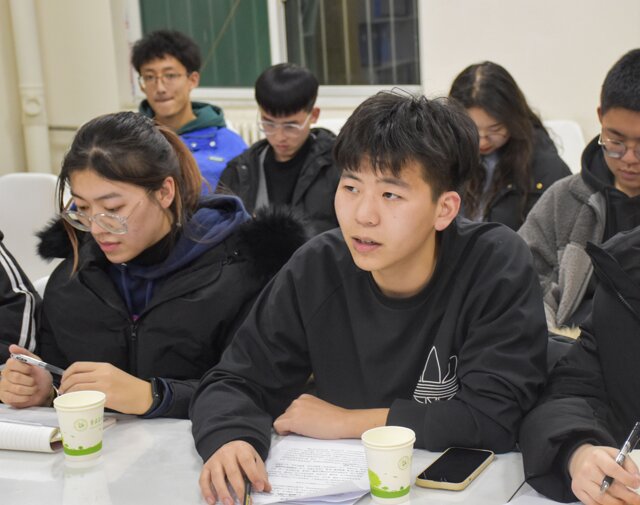 【院长座谈会】笃定前行谋发展 砥砺奋进创佳绩——食品与环境学院完满教育期末总结院长座谈会