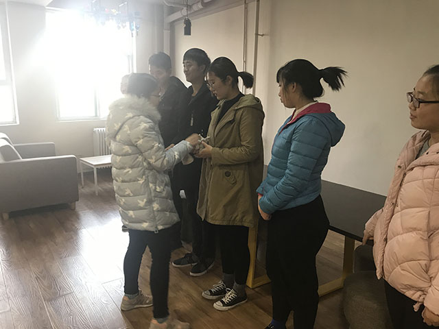 【完满班级】“益”味青春 爱暖校园——经济管理系经管1702班举办“爱的擦拭”完满班级活动