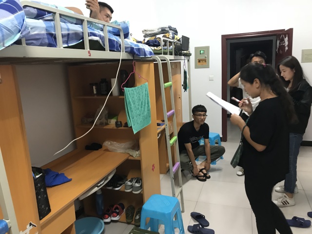【迎新纪实】走进新同学的“新家 ”——智能工程学院2018级辅导员新生宿舍走访