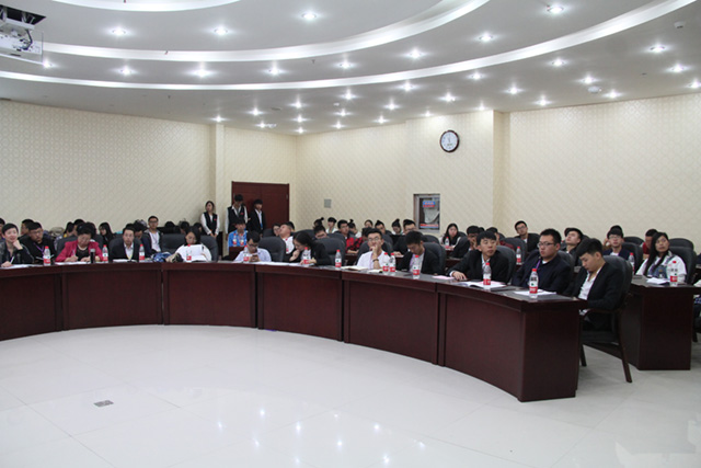 【公益论坛】高校代表集聚 携手共画同心圆
