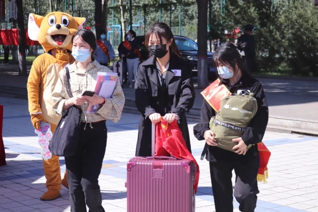 【迎新纪实】一见倾“新” 经管与你共赴此行——经济与管理学院2022年迎新工作陆续开展