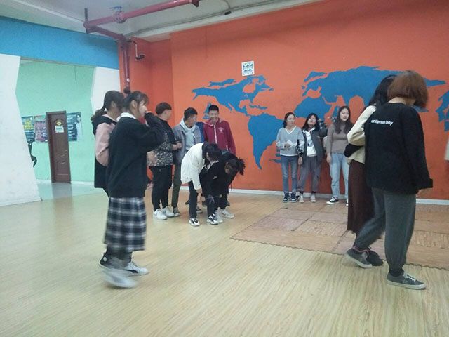 【完满班级】播散青春 燃烧激情——艺术传媒学院视觉1902班青春无悔趣味无限丢沙包趣味竞赛