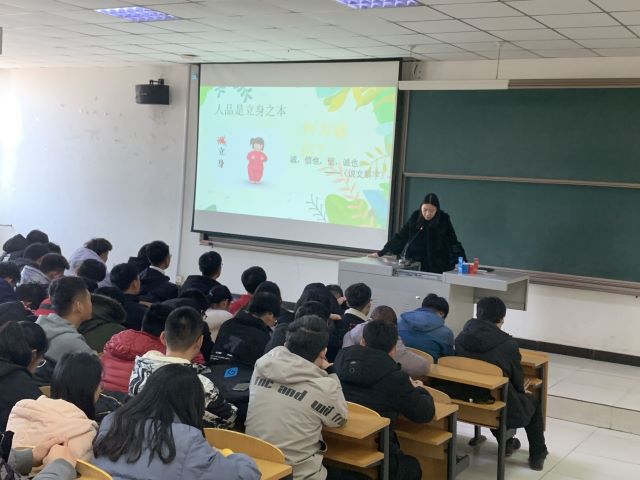 【辅导员说完满】诚以立身 信以立德——2019级大数据学院、信息工程学院辅导员说完满