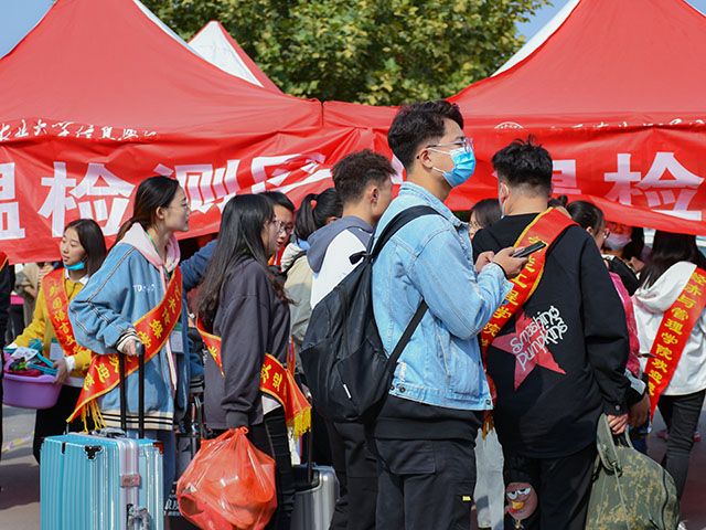 喜迎娇子 展艺术风采——艺术传媒学院迎新报道