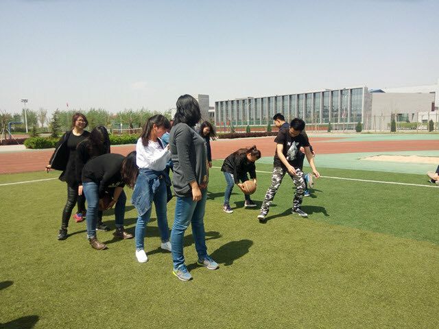 【完满教育】歌唱青春 扬帆起航——淬炼商学院十月完满班级主题活动（三十三）