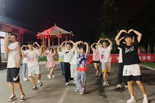 【三下乡】点燃文化自信 感受街舞的魅力——大数据学院、信息工程学院乡村振兴实践团