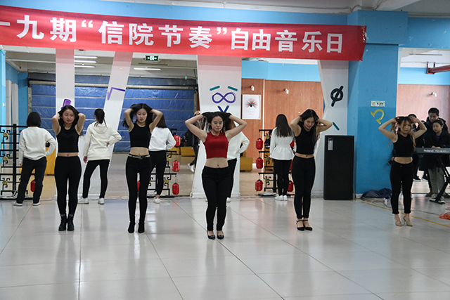 自由才是年轻的模样