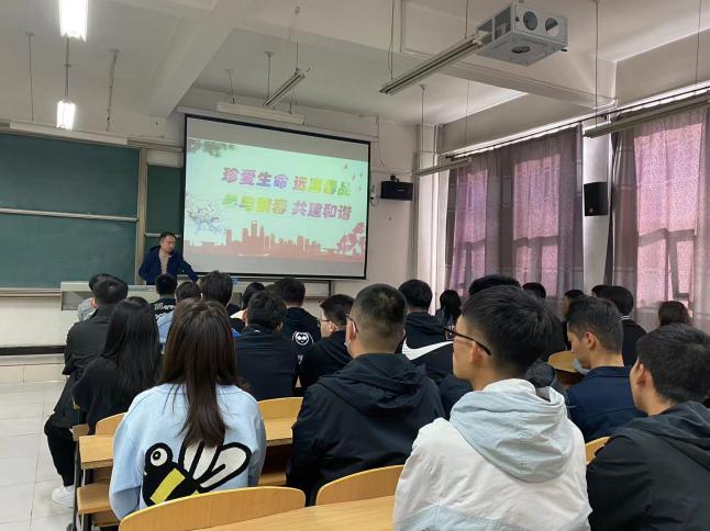 【辅导员说完满】新起点 一起向未来——大数据学院、信息工程学院2022级计科专升本辅导员说完满