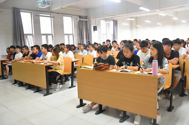 大数据学院、信息工程学院：迎接希望 新生绽放——大数据学院、信息工程学院2018届迎新志愿者工作部署会