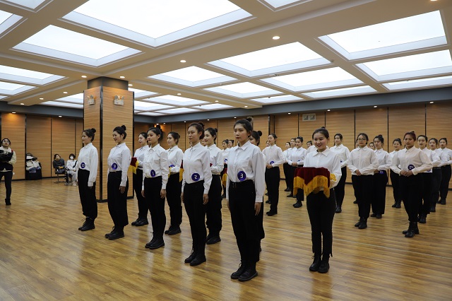 秉时代之美 承善雅之礼——2020-2021学年校院两级礼仪服务队结业考核圆满结束