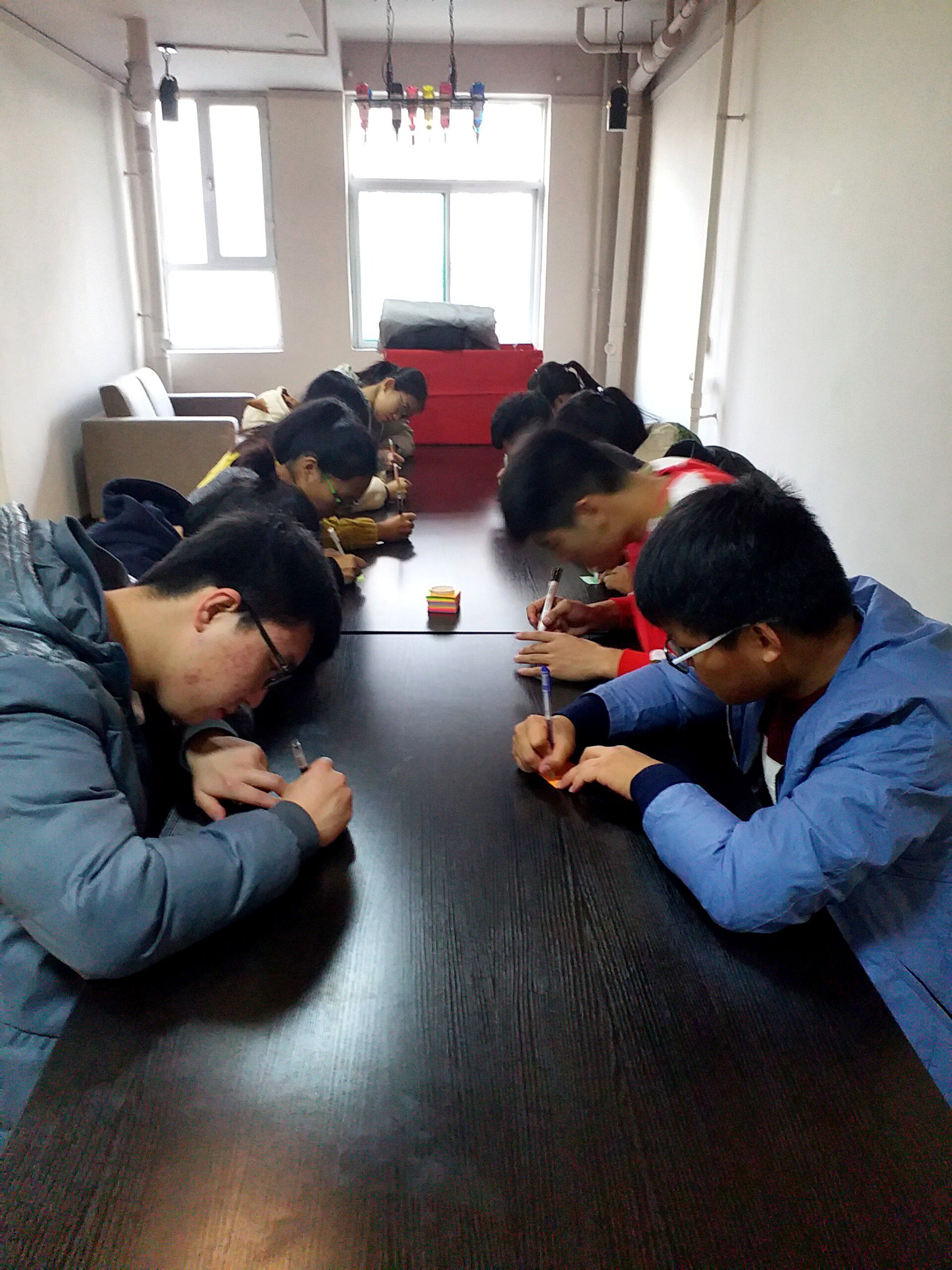 【完满班级】助人为乐 奉献温暖——信工系信管1701班举办“衣暖人心”旧衣捐赠活动