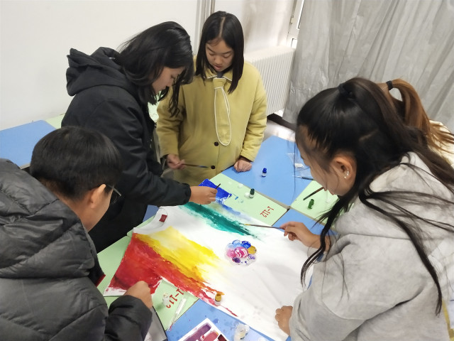 【完满班级】创意中的情谊 美好而感动——艺术传媒学院视觉传达1803班创意涂鸦完满班级活动