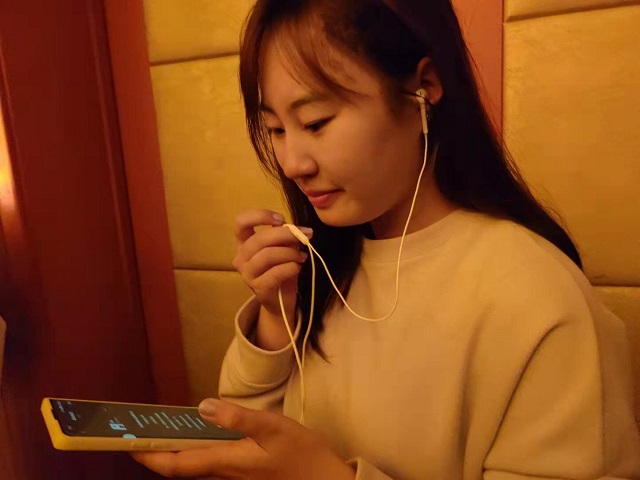 【1+1>2】点燃校园激情 乐动青春活力——食品与环境学院&箕城书院第一届“花默花语·音乐之夜”网络K歌大赛